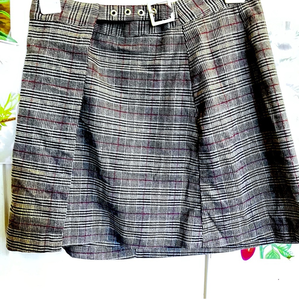 John Gaft grey black red skirt size Small
